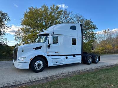 Peterbilt 579 Sleeper Semi Truck - 80" Raised Roof Sleeper, Cummins 450HP, Automatic