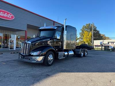 Peterbilt 579 Sleeper Semi Truck - 72" Raised Roof Sleeper, Paccar 510HP, Manual