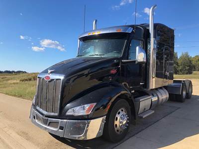 Peterbilt 579 Sleeper Semi Truck - 72" Raised Roof Sleeper, Paccar 510HP, Manual
