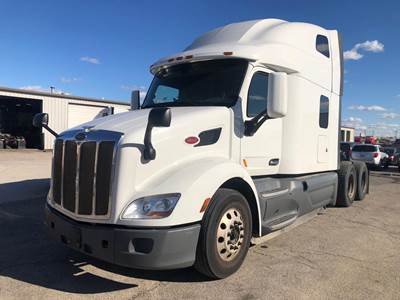 Peterbilt 579 Sleeper Semi Truck - 80" Raised Roof Sleeper, Paccar 455HP, Automatic