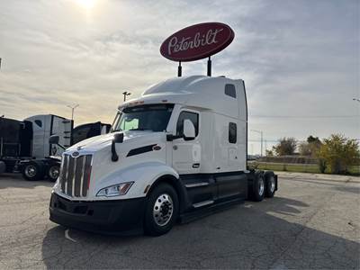 Peterbilt 579 Sleeper Semi Truck - 80" Ultraloft, Paccar 455HP, 12 Spd Speed