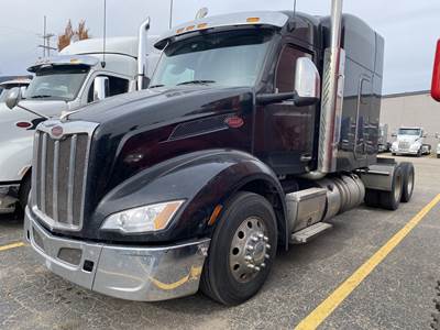 Peterbilt 579 Sleeper Semi Truck - 72" Raised Roof Sleeper, Paccar 510HP, Manual