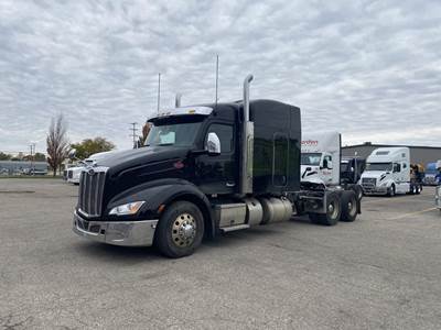 Peterbilt 579 Sleeper Semi Truck - 72" Raised Roof Sleeper, Paccar 510HP, Manual