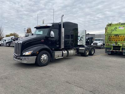 Peterbilt 579 Sleeper Semi Truck - 72" Raised Roof Sleeper, Paccar 510HP, Manual