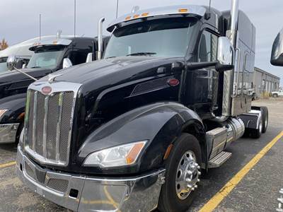 Peterbilt 579 Sleeper Semi Truck - 72" Raised Roof Sleeper, Paccar 510HP, Manual