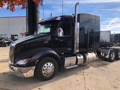 Peterbilt 579 Sleeper Semi Truck - 72" Raised Roof Sleeper, Paccar 510HP, Manual