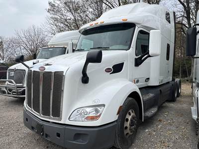 Peterbilt 579 Sleeper Semi Truck - 80" Raised Roof Sleeper, Paccar 455HP, Automatic