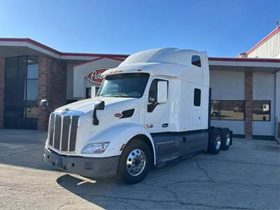 Peterbilt 579 Sleeper Semi Truck - 80" Raised Roof Sleeper, Paccar 455HP, Automatic