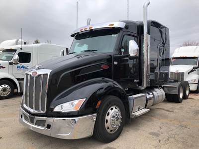 Peterbilt 579 Sleeper Semi Truck - 72" Raised Roof Sleeper, Paccar 510HP, Manual