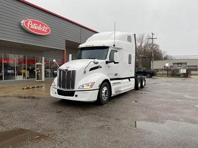 Peterbilt 579 Sleeper Semi Truck - 80" Raised Roof Sleeper, Cummins 450HP, Automatic