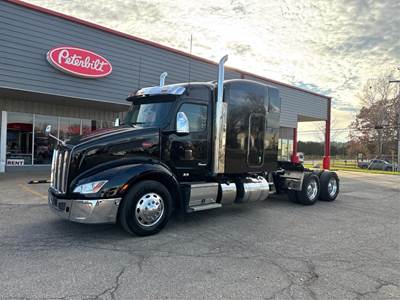 Peterbilt 579 Sleeper Semi Truck - 72" Raised Roof Sleeper, Paccar 510HP, Manual