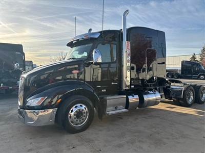 Peterbilt 579 Sleeper Semi Truck - 72" Raised Roof Sleeper, Paccar 510HP, Manual