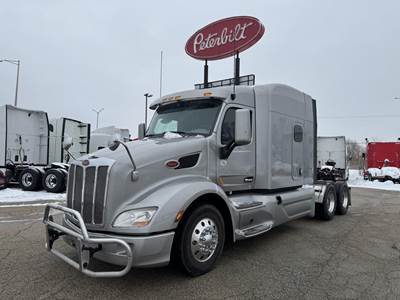 Peterbilt 579 Sleeper Semi Truck - 72" Mid Roof Sleeper, Paccar 455HP, Manual