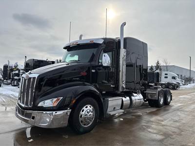 Peterbilt 579 Sleeper Semi Truck - 72" Raised Roof Sleeper, Paccar 510HP, Manual