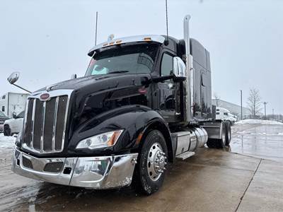 Peterbilt 579 Sleeper Semi Truck - 72" Raised Roof Sleeper, Paccar 510HP, Manual