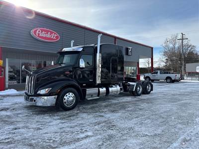 Peterbilt 579 Sleeper Semi Truck - 72" Raised Roof Sleeper, Paccar 510HP, Manual