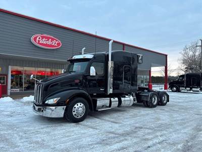 Peterbilt 579 Sleeper Semi Truck - 72" Raised Roof Sleeper, Paccar 510HP, Manual