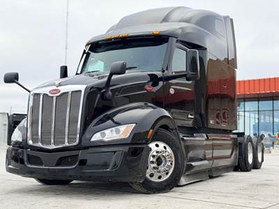 Peterbilt 579 Sleeper Semi Truck - 80" Raised Roof Sleeper, Cummins 500HP, Manual