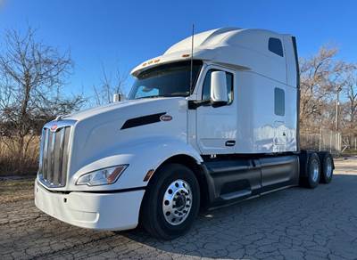 Peterbilt 579 Sleeper Semi Truck - 80" Raised Roof Sleeper, Cummins 450HP, Automatic