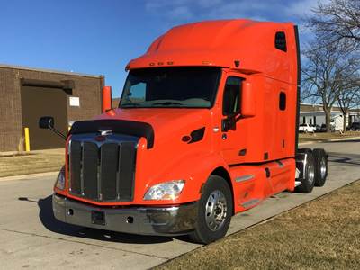 Peterbilt 579 Sleeper Semi Truck - 80" Raised Roof Sleeper, Paccar 455HP, Automatic