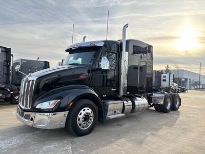 Peterbilt 579 Sleeper Semi Truck - 72" Raised Roof Sleeper, Paccar 510HP, Manual