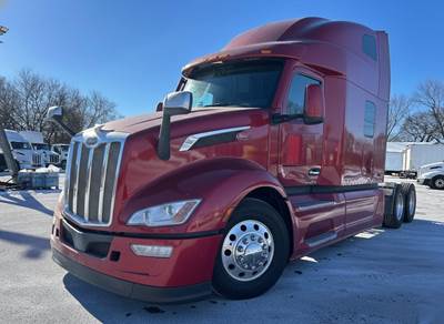 Peterbilt 579 Sleeper Semi Truck - 80" Raised Roof Sleeper, Paccar 455HP, Manual