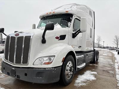 Peterbilt 579 Sleeper Semi Truck - 80" Raised Roof Sleeper, Paccar 455HP, Automatic