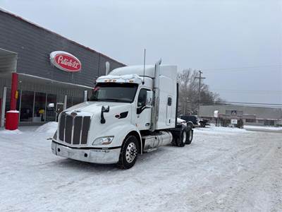 Peterbilt 579 Sleeper Semi Truck - 80" Raised Roof Sleeper, Paccar 510HP, Manual