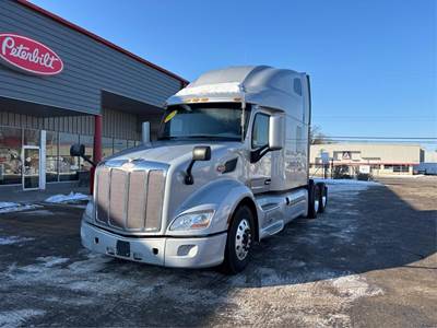 Peterbilt 579 Sleeper Semi Truck - 80" Raised Roof Sleeper, Cummins 450HP, Automatic