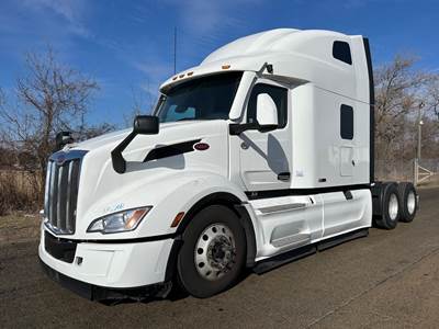 Peterbilt 579 Sleeper Semi Truck - 80" Raised Roof Sleeper, Cummins 450HP, Automatic