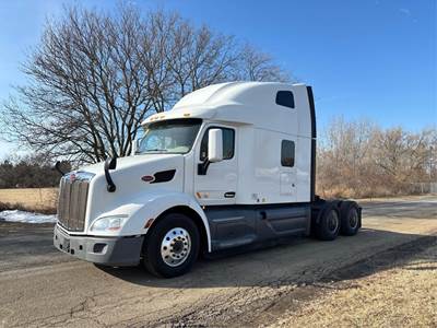 Peterbilt 579 Sleeper Semi Truck - 80" Raised Roof Sleeper, Paccar 455HP, Automatic