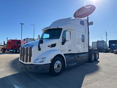 Peterbilt 579 Sleeper Semi Truck - 80" Raised Roof Sleeper, Paccar 455HP, Automatic