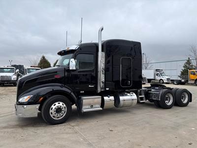 Peterbilt 579 Sleeper Semi Truck - 72" Raised Roof Sleeper, Paccar 510HP, Manual
