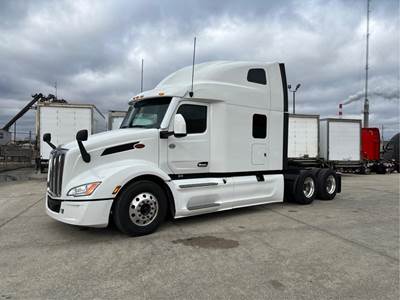 Peterbilt 579 Sleeper Semi Truck - 80" Raised Roof Sleeper, Cummins 450HP, Automatic