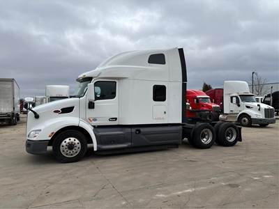 Peterbilt 579 Sleeper Semi Truck - 80" Raised Roof Sleeper, Paccar 455HP, Automatic