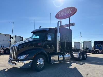 Peterbilt 579 Sleeper Semi Truck - 72" Raised Roof Sleeper, Paccar 510HP, Manual