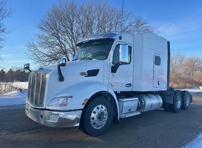 Peterbilt 579 Sleeper Semi Truck - 72" Raised Roof Sleeper, Paccar 485HP, Automatic