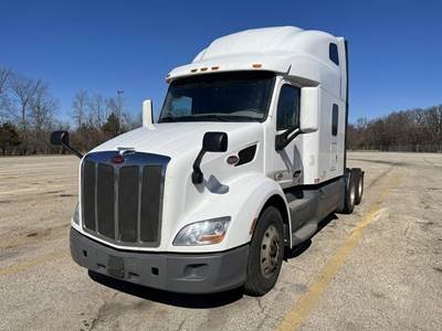 Peterbilt 579 Sleeper Semi Truck - 80" Raised Roof Sleeper, Paccar 455HP, Automatic