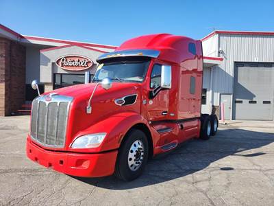 Peterbilt 579 Sleeper Semi Truck - 80" Raised Roof Sleeper, Paccar 485HP, Automatic