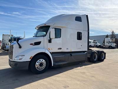 Peterbilt 579 Sleeper Semi Truck - 80" Raised Roof Sleeper, Paccar 455HP, Automatic