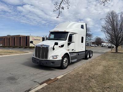 Peterbilt 579 Sleeper Semi Truck - 80" Raised Roof Sleeper, Paccar 455HP, Automatic