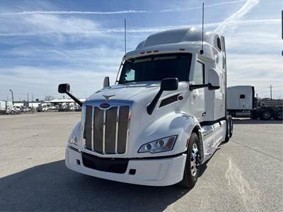 Peterbilt 579 Sleeper Semi Truck - 80" Raised Roof Sleeper, Cummins 450HP, Automatic