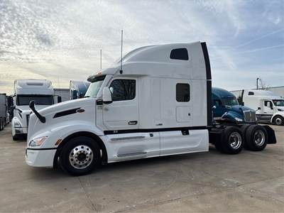 Peterbilt 579 Sleeper Semi Truck - 80" Raised Roof Sleeper, Cummins 450HP, Automatic