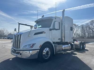 Peterbilt 579 Sleeper Semi Truck - 80" Mid Roof Sleeper, Paccar 455HP, Automatic