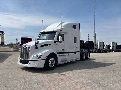 Peterbilt 579 Sleeper Semi Truck - 80" Raised Roof Sleeper, Cummins 450HP, Automatic