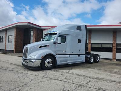 Peterbilt 579 Sleeper Semi Truck - 80" Ultraloft, Cummins 500HP, 12 Spd Speed