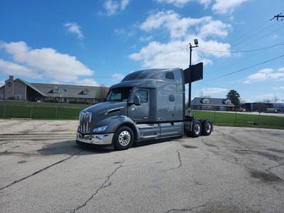 Peterbilt 579 Sleeper Semi Truck - 80" Ultraloft, Paccar 455HP, 12 Spd Speed
