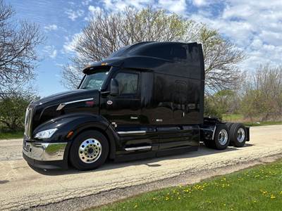 Peterbilt 579 Sleeper Semi Truck - 80" Ultraloft, Paccar 455HP, 12 Spd Speed