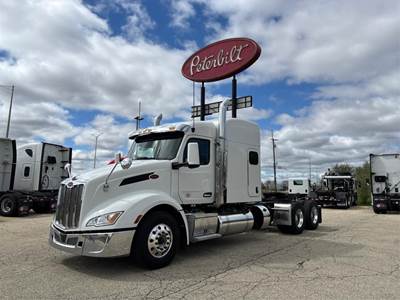 Peterbilt 579 Sleeper Semi Truck - 80" Mid Roof Sleeper, Paccar 455HP, Automatic