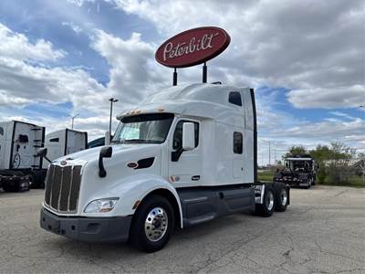 Peterbilt 579 Sleeper Semi Truck - 80" Raised Roof Sleeper, Paccar 455HP, Automatic